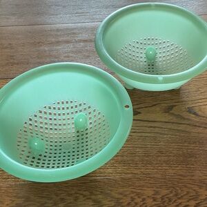 2 Vintage Tupperware Jade Green Plastic Colanders Strainers 339-1 Made in USA
